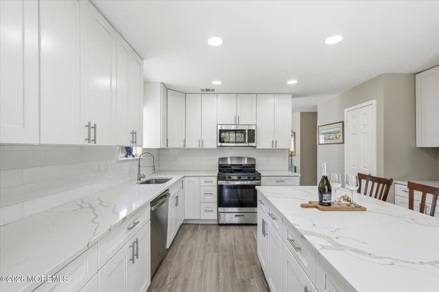 5 Elm Court, Barnegat, NJ 08005