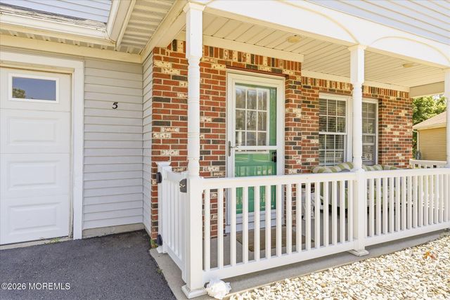 5 Elm Court, Barnegat, NJ 08005