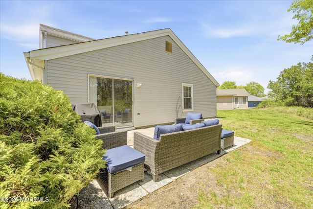 5 Elm Court, Barnegat, NJ 08005