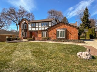 5363 Clearview Drive, Troy, MI 48098