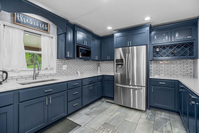 433 S 76TH Street, Kansas City, KS 66111