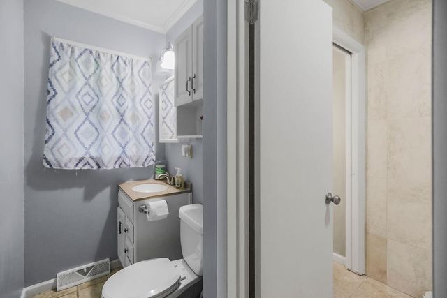 433 S 76TH Street, Kansas City, KS 66111