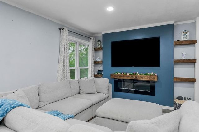 433 S 76TH Street, Kansas City, KS 66111