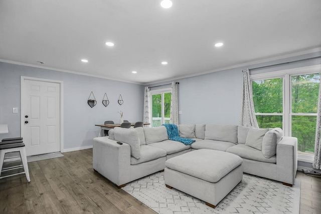 433 S 76TH Street, Kansas City, KS 66111