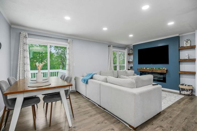 433 S 76TH Street, Kansas City, KS 66111