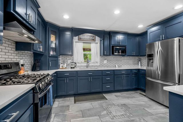 433 S 76TH Street, Kansas City, KS 66111