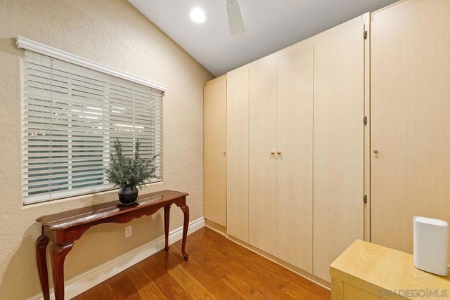 10421 Les Arbres Pl, San Diego, CA 92131