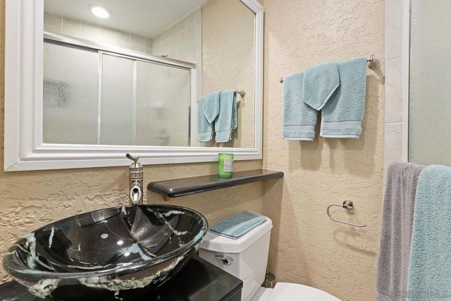 10421 Les Arbres Pl, San Diego, CA 92131