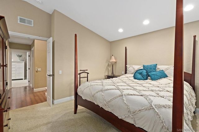 10421 Les Arbres Pl, San Diego, CA 92131