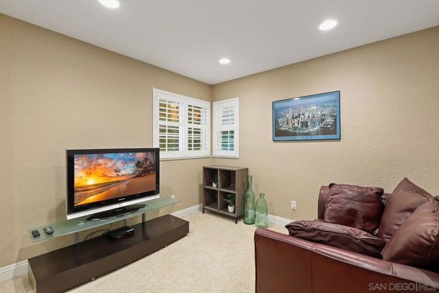 10421 Les Arbres Pl, San Diego, CA 92131