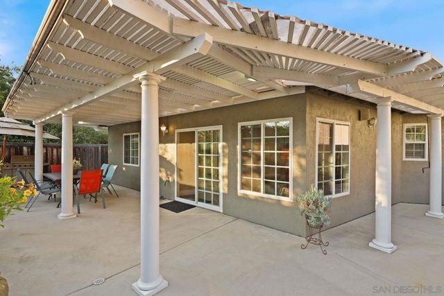 10421 Les Arbres Pl, San Diego, CA 92131