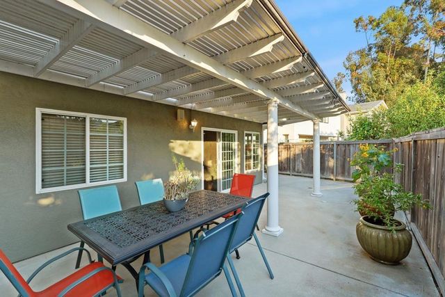 10421 Les Arbres Pl, San Diego, CA 92131