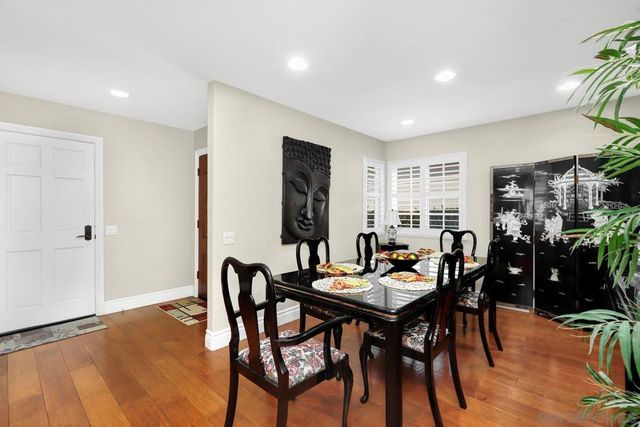 10421 Les Arbres Pl, San Diego, CA 92131