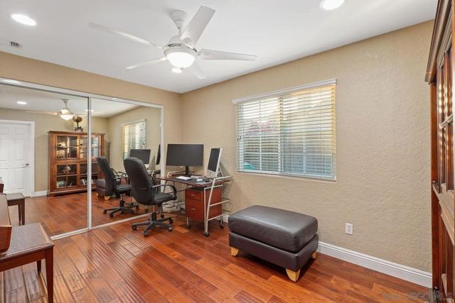 10421 Les Arbres Pl, San Diego, CA 92131