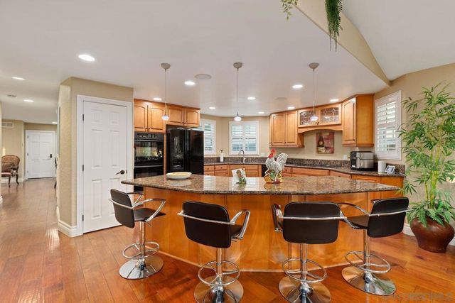 10421 Les Arbres Pl, San Diego, CA 92131