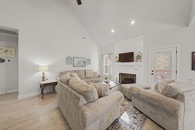 1042 Brightwood Ct, Clarksville, TN 37043