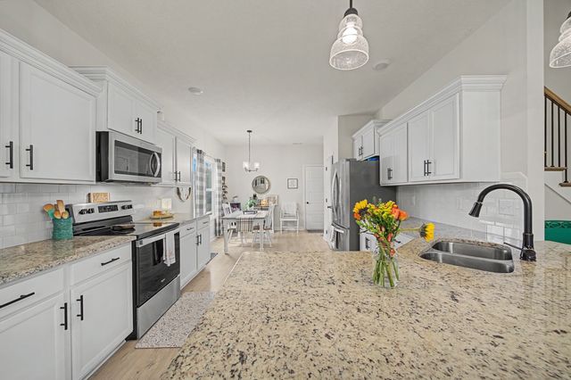 1042 Brightwood Ct, Clarksville, TN 37043