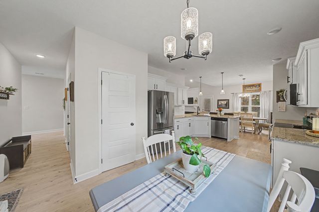 1042 Brightwood Ct, Clarksville, TN 37043