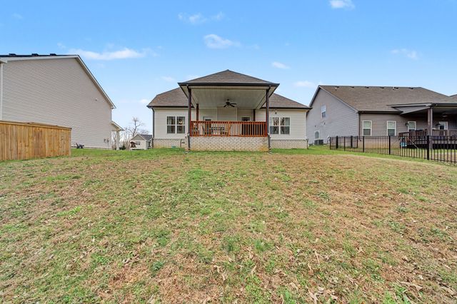 1042 Brightwood Ct, Clarksville, TN 37043