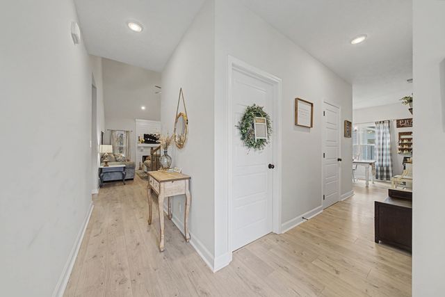 1042 Brightwood Ct, Clarksville, TN 37043