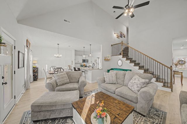 1042 Brightwood Ct, Clarksville, TN 37043