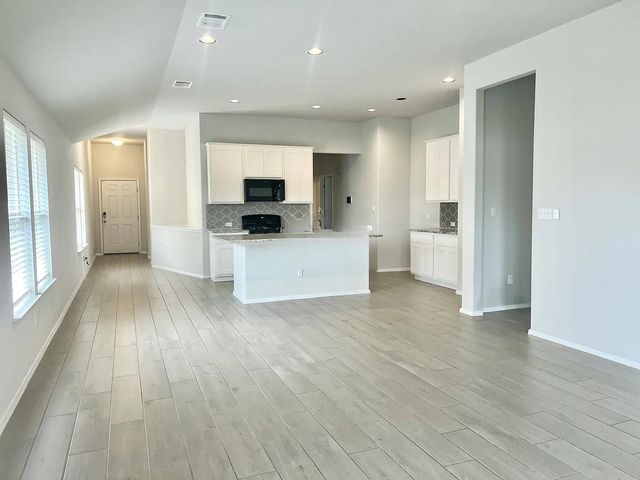 1340 Low Branch LN, Leander, TX 78641