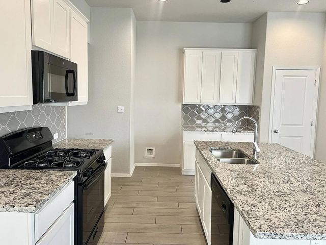 1340 Low Branch LN, Leander, TX 78641