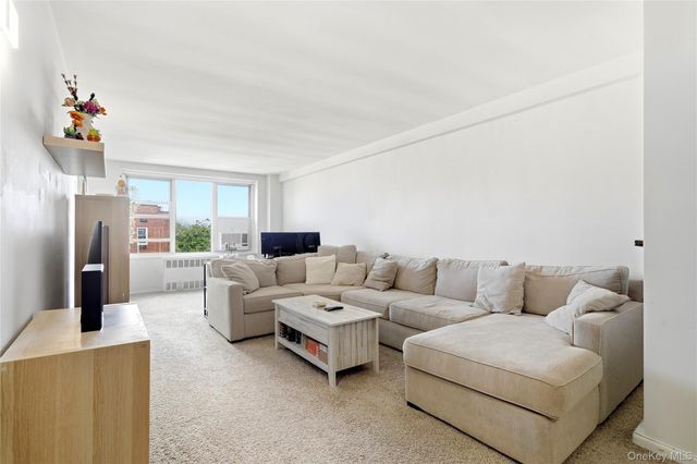 18-40 211th Street 6B, Bayside, NY 11360