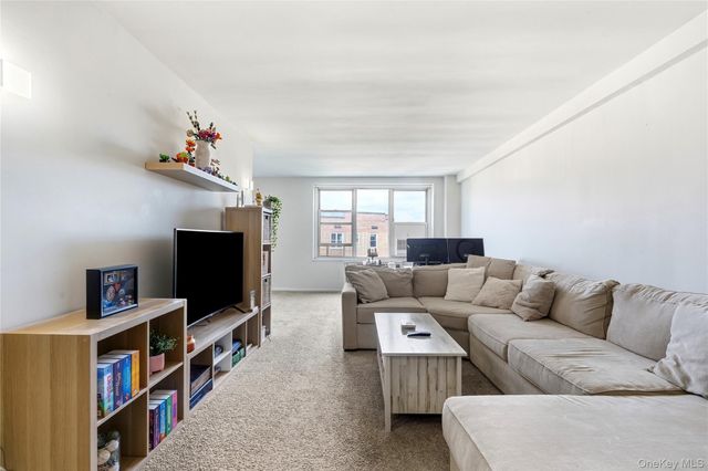 18-40 211th Street 6B, Bayside, NY 11360