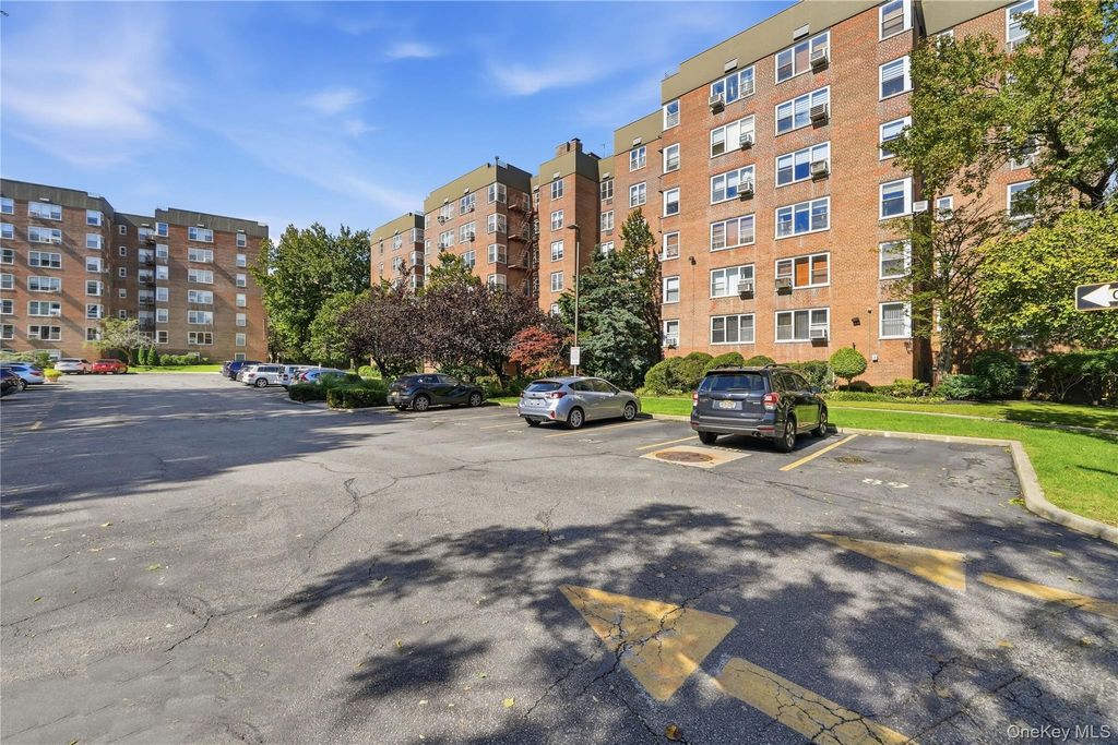 18-40 211th Street 6B, Bayside, NY 11360