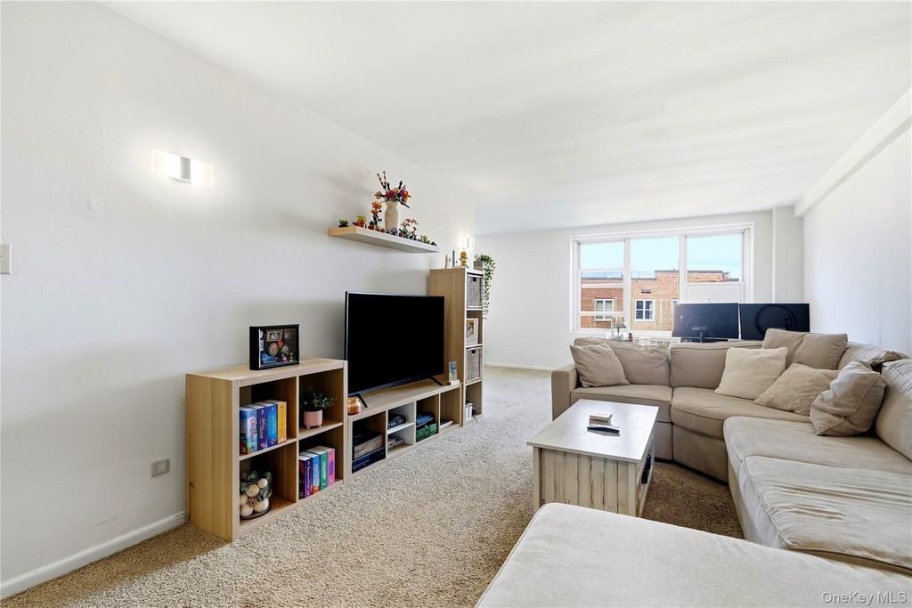18-40 211th Street 6B, Bayside, NY 11360 — photo 5