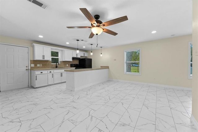 808 Beaumont Street, Anahuac, TX 77514