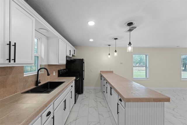 808 Beaumont Street, Anahuac, TX 77514