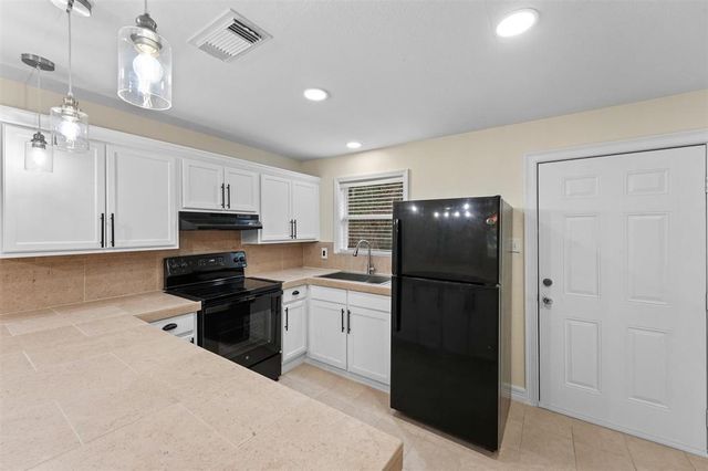 808 Beaumont Street, Anahuac, TX 77514