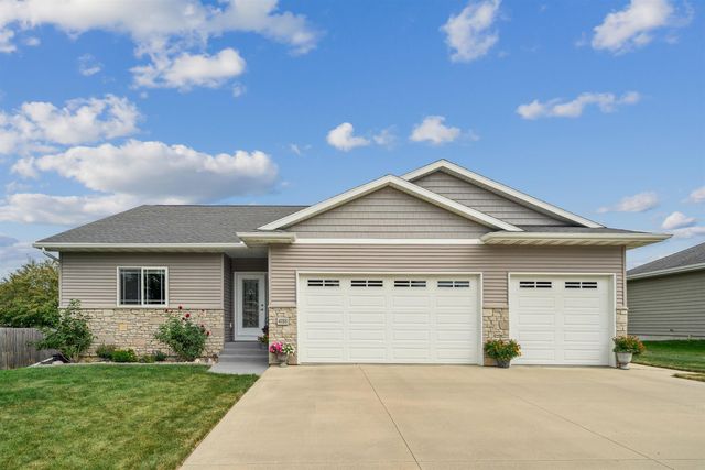 4755 Winghaven Drive, Waterloo, IA 50701