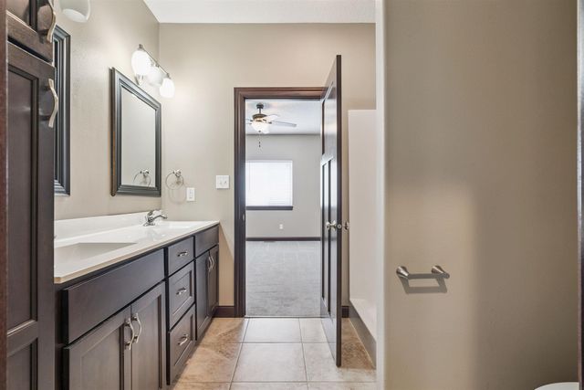 4755 Winghaven Drive, Waterloo, IA 50701