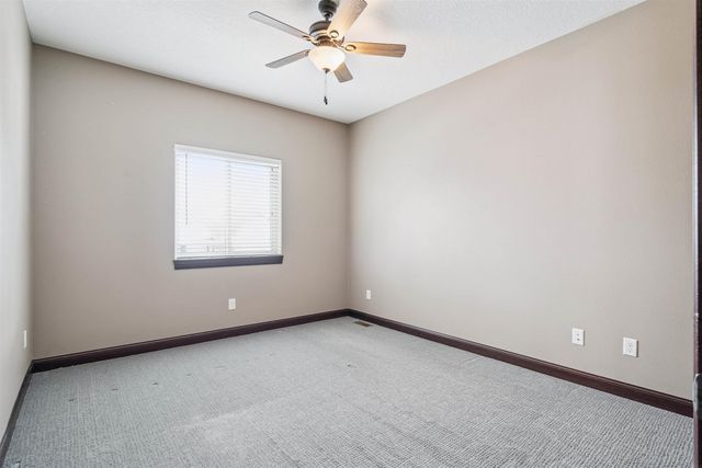 4755 Winghaven Drive, Waterloo, IA 50701