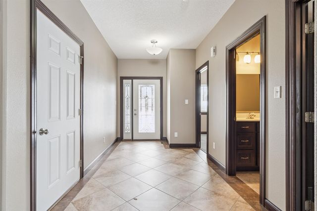 4755 Winghaven Drive, Waterloo, IA 50701