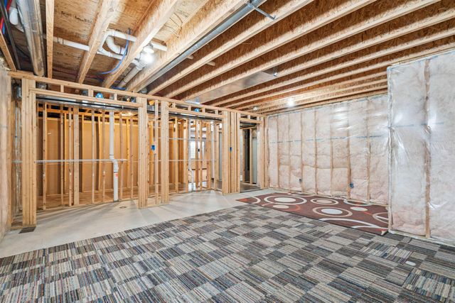 4755 Winghaven Drive, Waterloo, IA 50701