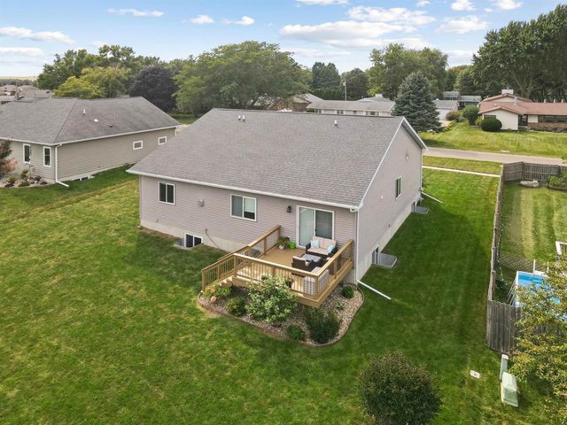 4755 Winghaven Drive, Waterloo, IA 50701