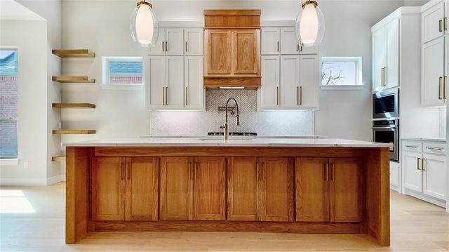 15600 Traditions Boulevard, Edmond, OK 73013