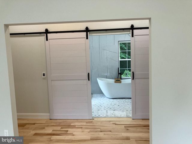 9414 WADSWORTH DR, Bethesda, MD 20817