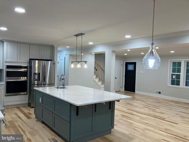 9414 WADSWORTH DR, Bethesda, MD 20817