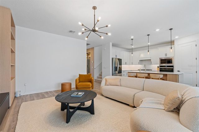 8105 FENTON STREET, Orlando, FL 32836