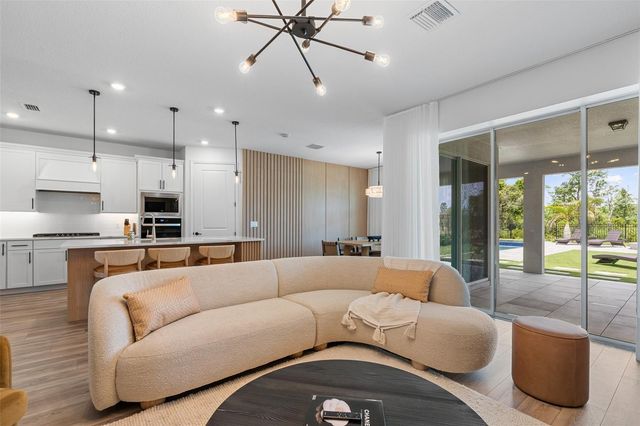 8105 FENTON STREET, Orlando, FL 32836