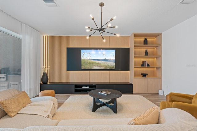 8105 FENTON STREET, Orlando, FL 32836