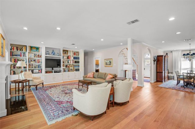 212 Teakwood Street, Lake Jackson, TX 77566