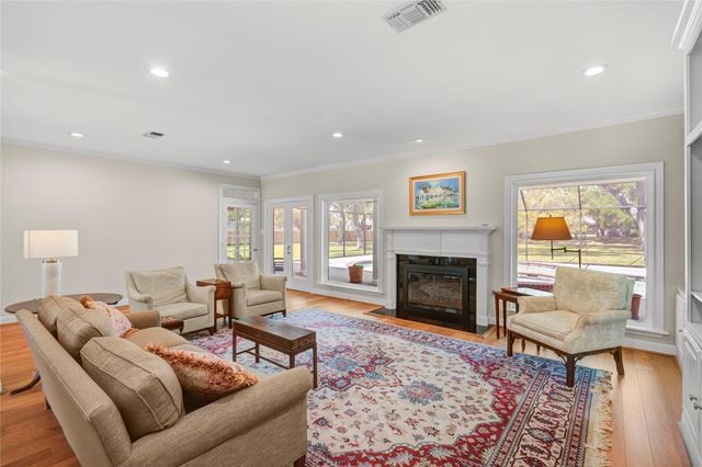 212 Teakwood Street, Lake Jackson, TX 77566