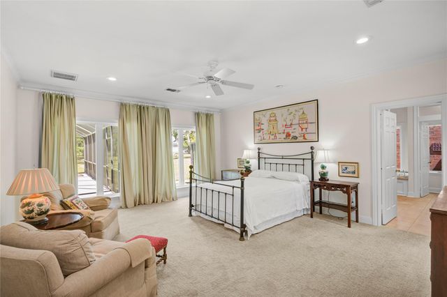 212 Teakwood Street, Lake Jackson, TX 77566