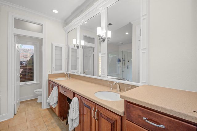 212 Teakwood Street, Lake Jackson, TX 77566